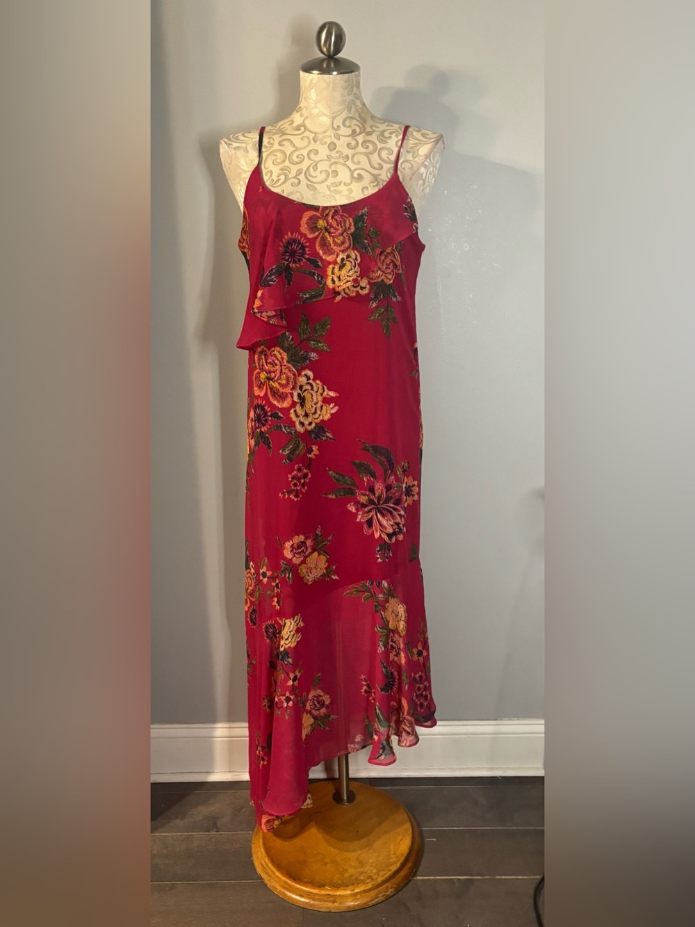 Xhilaration Asymmetrical
Pink Floral Maxi Dress Size Medium